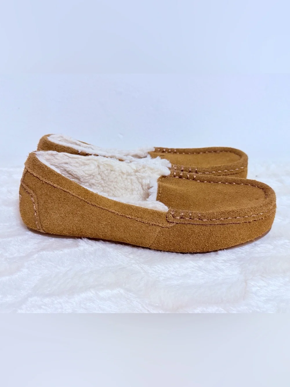 Koolaburra Chestnut Suede Moccasin Slippers with Cream Shearling size 1 youth